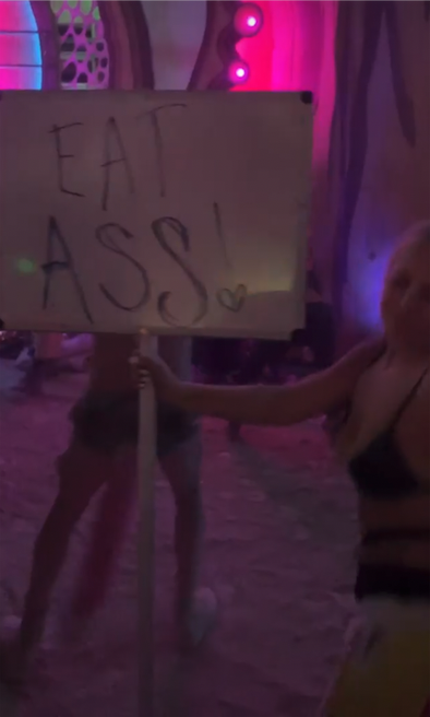 Girl Eating Ass